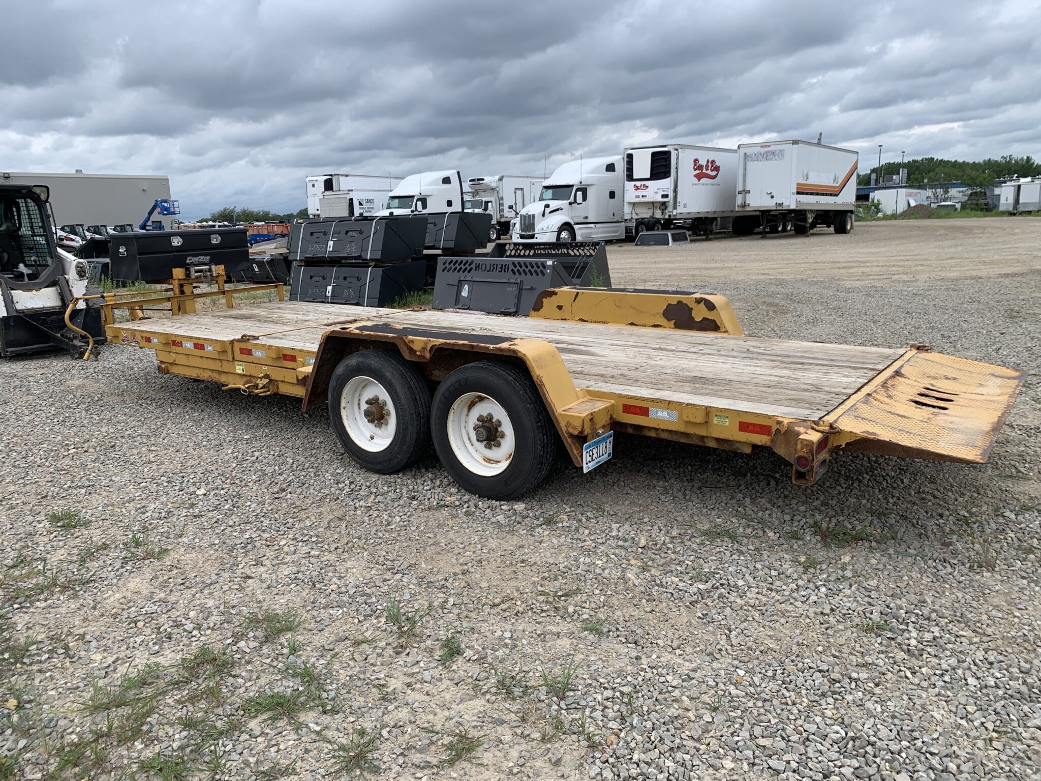 2013 B&B Trailer - Sanco Equipment