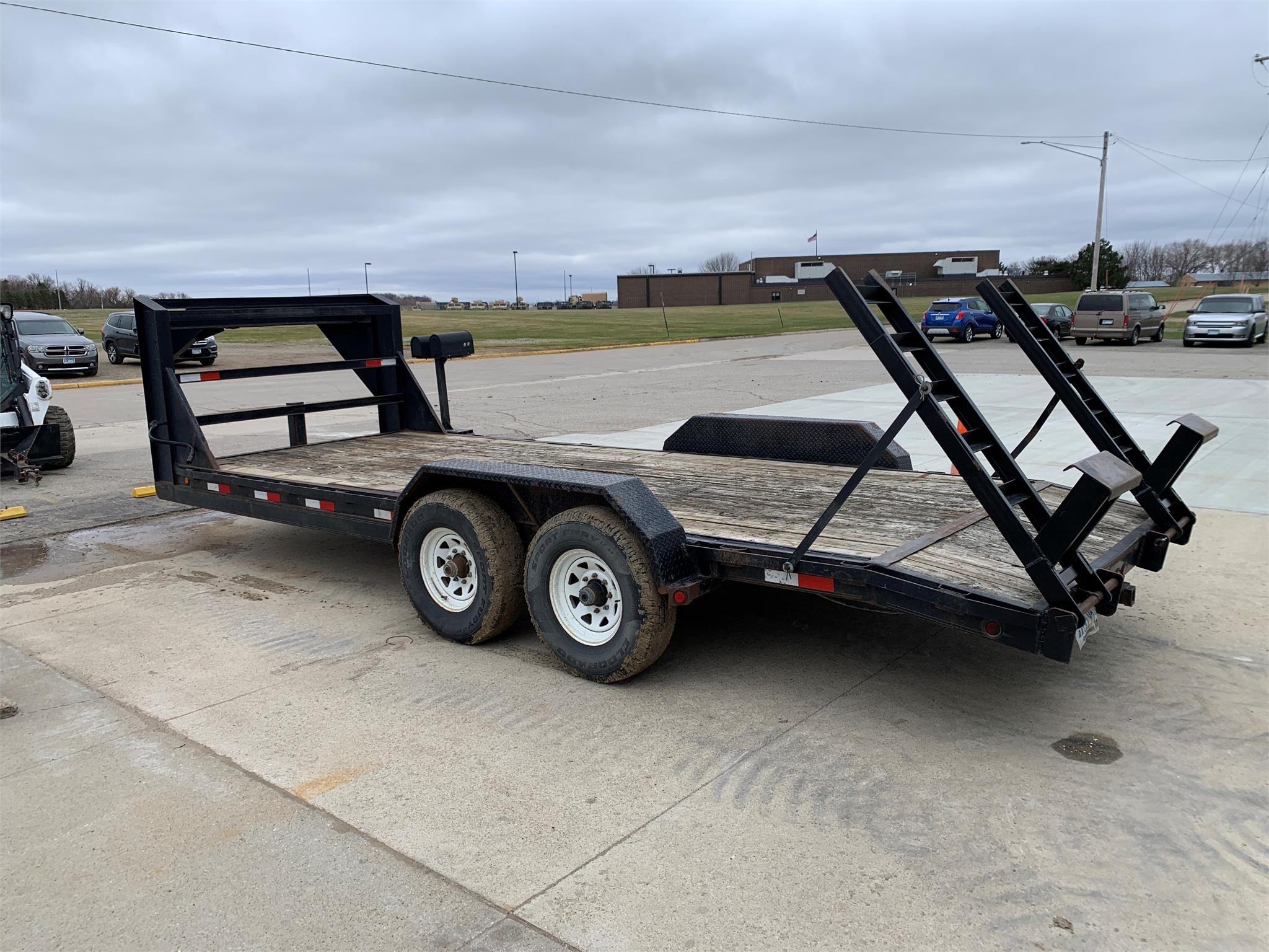 2001 Load Trail 20' Gooseneck Trailer - Sanco Equipment