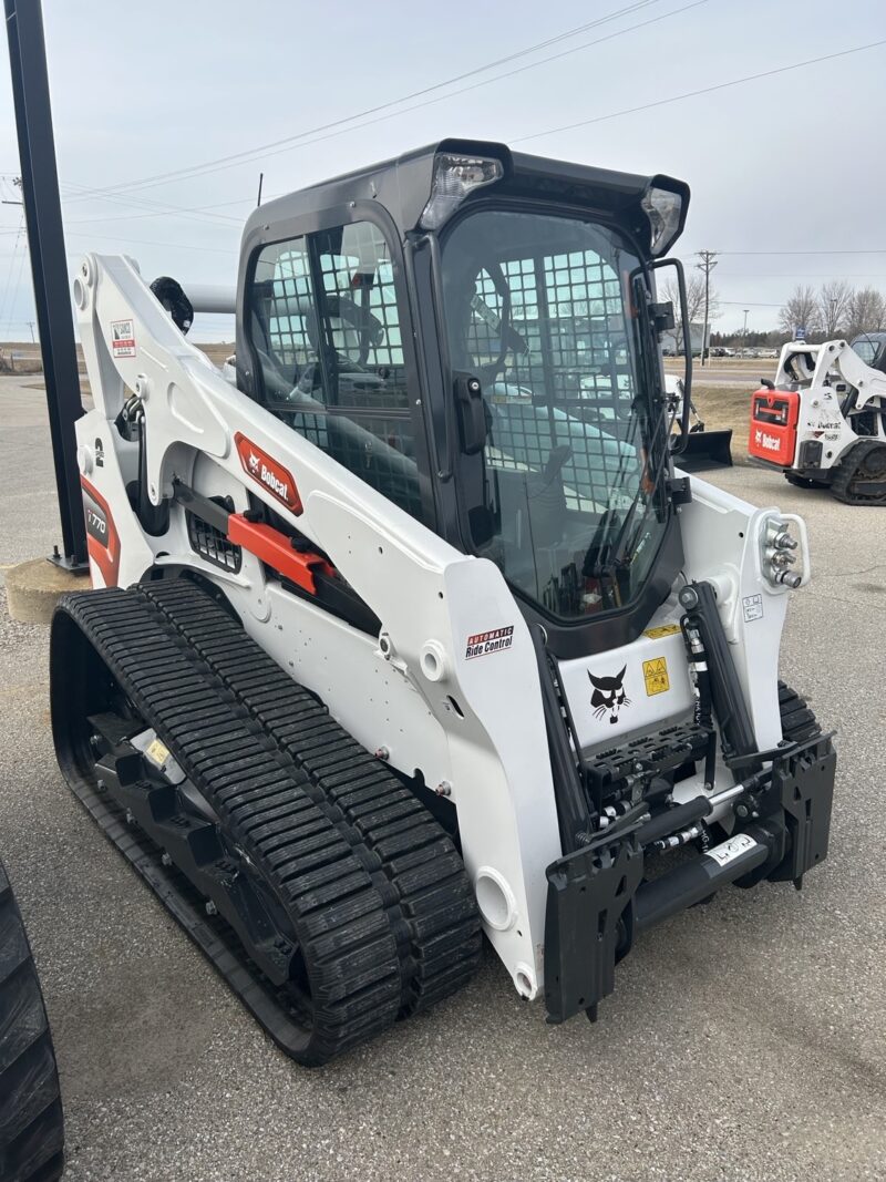 Bobcat T770 Compact Track Loader