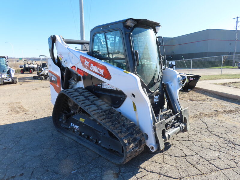 Bobcat T86 Compact Track Loader - Image 3