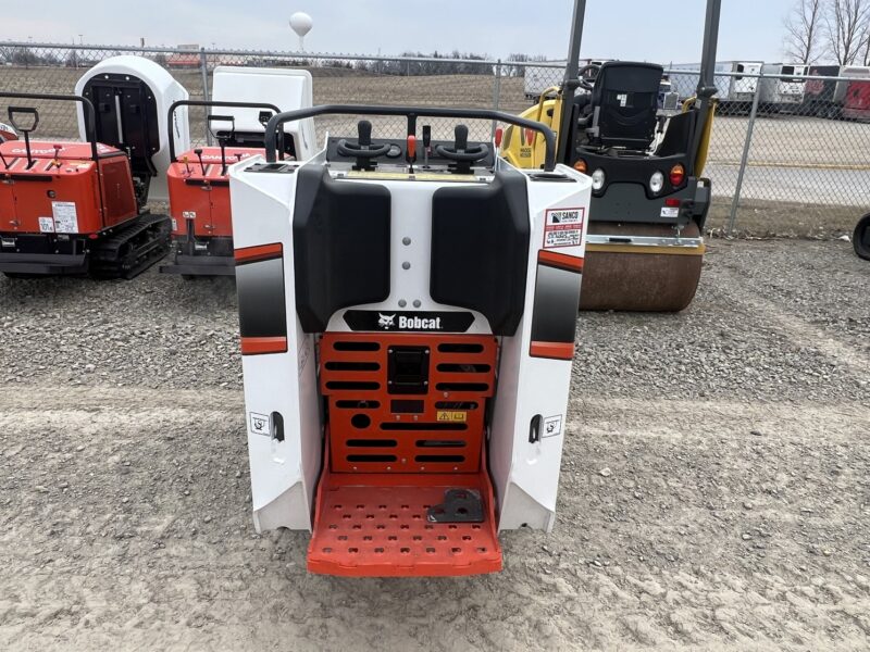 Bobcat MT100 Mini Track Loader - Image 5